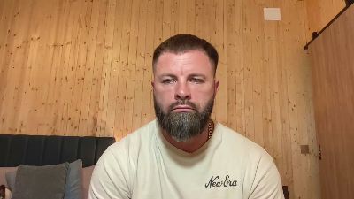 JhonnyAlpha live cam on Cam4