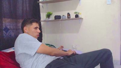 Jhons_ferrer45 live cam on Cam4