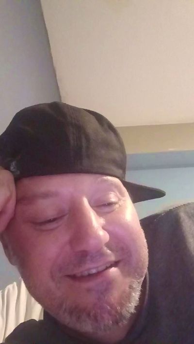 Jimmyp83 live cam on Cam4