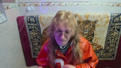 JinnWarcry live cam on Cam4