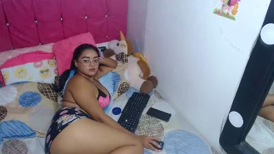 Jocelyne18 live cam on Cam4