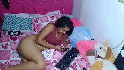 Jocelyne18 live cam on Cam4