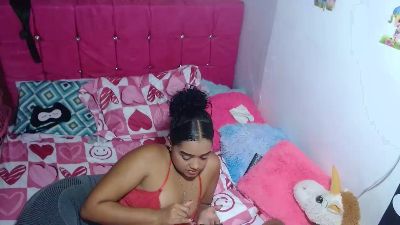 Jocelyne18 live cam on Cam4