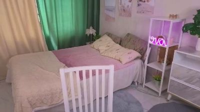 JoellaPusser live cam on Cam4