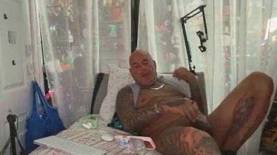 Joeytatts64 live cam on Cam4