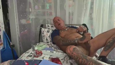Joeytatts64 live cam on Cam4