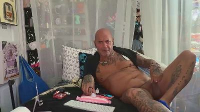 Joeytatts64 live cam on Cam4