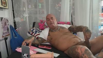 Joeytatts64 live cam on Cam4