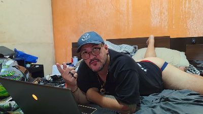 JohnCAlmeida69 live cam on Cam4