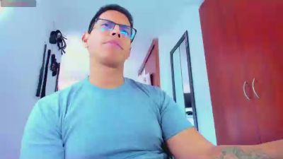 John_pmr live cam on Cam4
