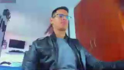 John_pmr live cam on Cam4