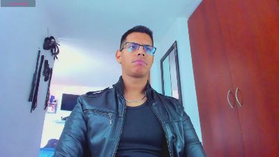 John_pmr live cam on Cam4