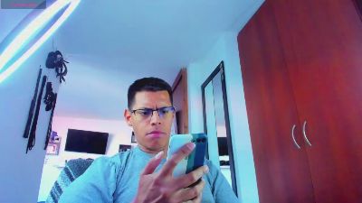 John_pmr live cam on Cam4