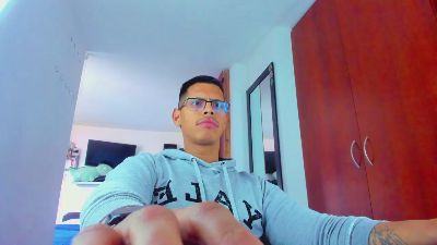 John_pmr live cam on Cam4
