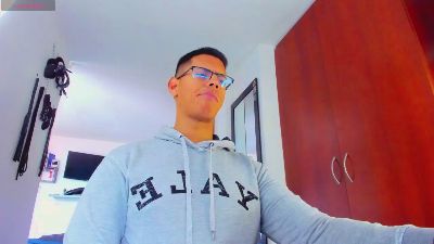 John_pmr live cam on Cam4