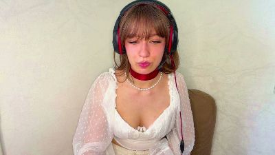 JohnaPrzybyla live cam on Cam4