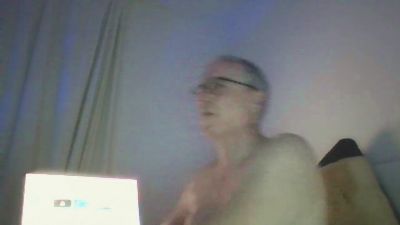 Johnfjh007 live cam on Cam4