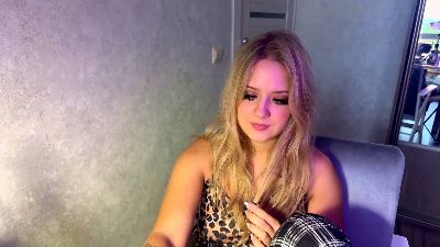 JohnnaFiecke live cam on Cam4