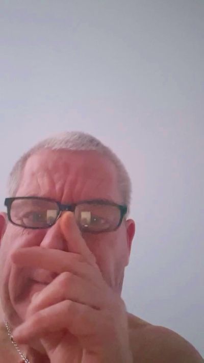 Webcam homme en direct de France avec Johnny74400