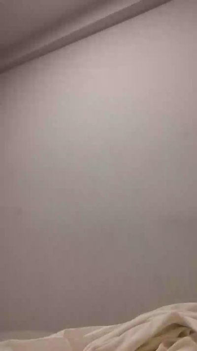 JohnnyDoe2025 live cam on Cam4