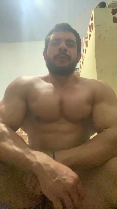 JohnnyDoe2025 live cam on Cam4