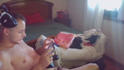 JohnnyQuickie live cam on Cam4