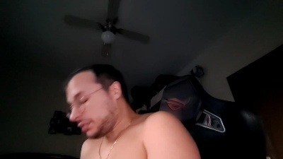 JohnnyQuickie live cam on Cam4