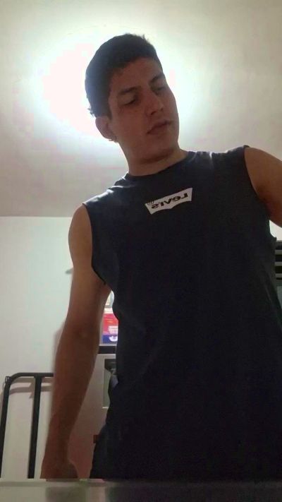 JohnnyRuizXXX live cam on Cam4