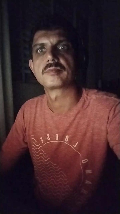 Johnnycruz39 live cam on Cam4