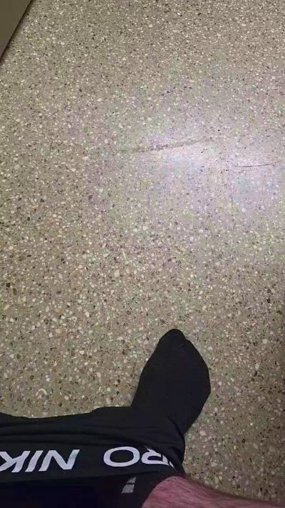 Johnnycum69 live cam on Cam4