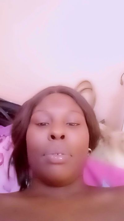 Jojoann399 live cam on Cam4