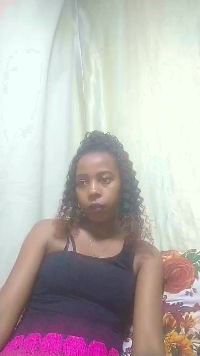 JolieSava26 live cam on Cam4