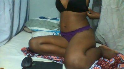 Joliebombe live cam on Cam4