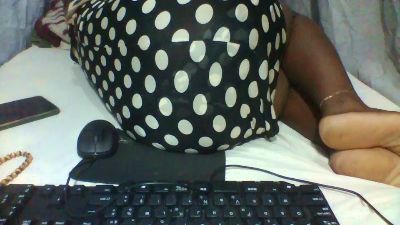 Joliebombe live cam on Cam4