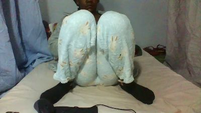 Joliebombe live cam on Cam4