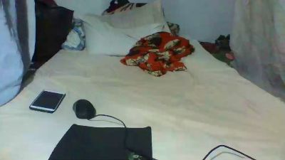 Joliebombe live cam on Cam4
