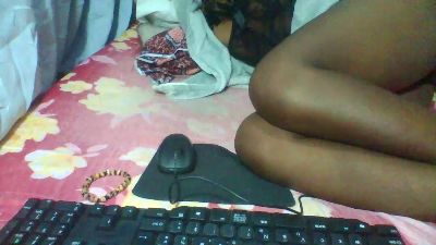 Joliebombe live cam on Cam4