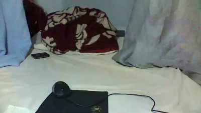 Joliebombe live cam on Cam4