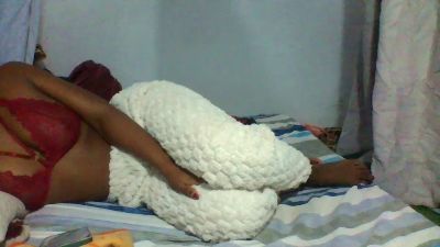 Joliebombe live cam on Cam4