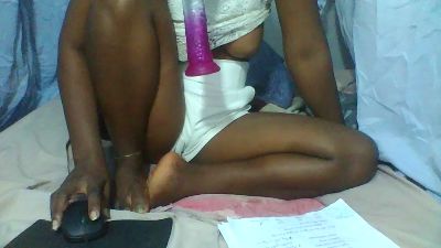 Joliebombe live cam on Cam4