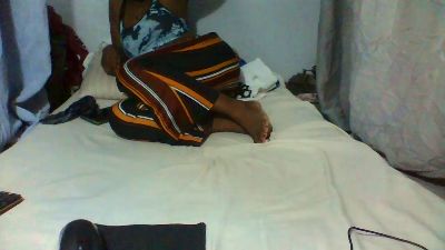 Joliebombe live cam on Cam4