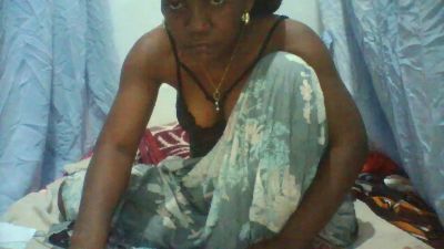Joliebombe live cam on Cam4