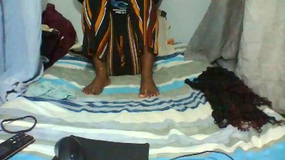 Joliebombe live cam on Cam4