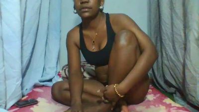 Joliebombe live cam on Cam4
