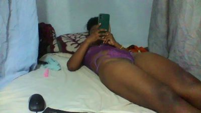 Joliebombe live cam on Cam4