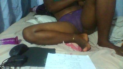 Joliebombe live cam on Cam4