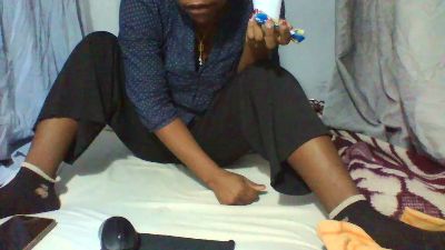 Joliebombe live cam on Cam4