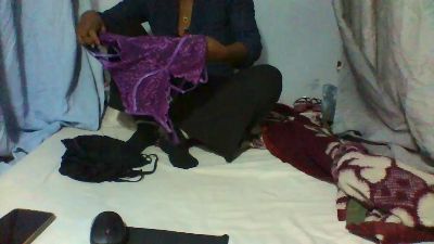 Joliebombe live cam on Cam4