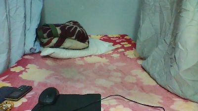 Joliebombe live cam on Cam4