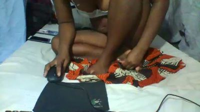 Joliebombe live cam on Cam4